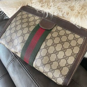 100% Auth Rare Vintage Gucci GG Pouch Hand Clutch Bag